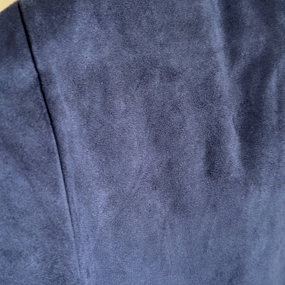 LYSSE Hi Waist Lt Wt Vegan Suede Legging (28.5" Inseam) In True Navy. - Picture 10 of 12